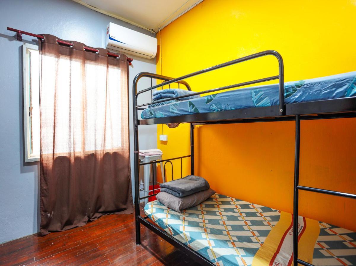 Hotel Spot On 90610 Loft Waterfront Kuching Exteriér fotografie